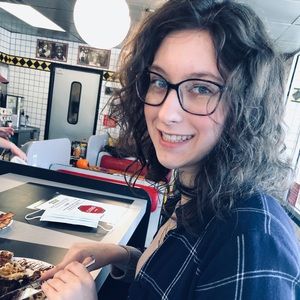 Meet your Posher, Rebekah